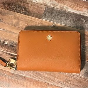 ✨Tory Burch Robinson Wristlet